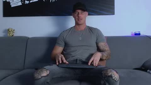Calvin  online show from December 13, 11:50 pm