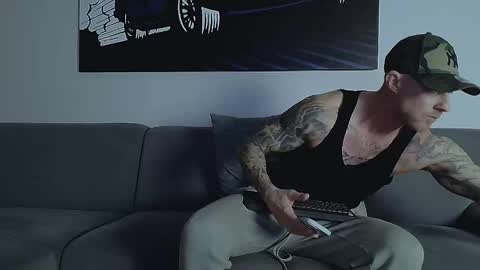 Calvin  online show from November 20, 11:48 pm