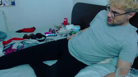 Snapshot of calvinjohnlad chatting on February 19, 12:14 am Calvinjohnlad online show from February 19, 12:14 am