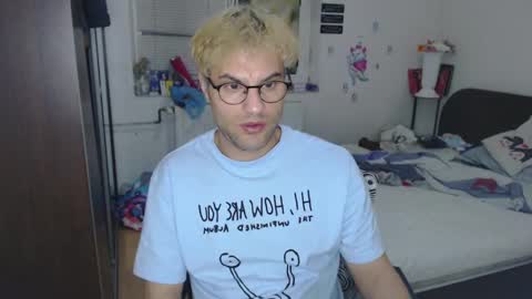 Snapshot of calvinjohnlad chatting on March 9, 7:37 pm Calvinjohnlad online show from March 9, 7:37 pm