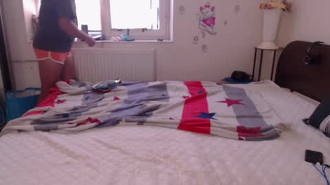 Snapshot of calvinjohnlad chatting on November 12, 1:55 pm Calvinjohnlad online show from November 12, 1:55 pm