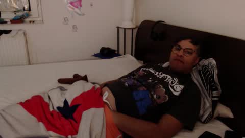 Snapshot of calvinjohnlad chatting on November 13, 2:21 am Calvinjohnlad online show from November 13, 2:21 am