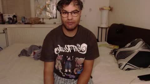 Snapshot of calvinjohnlad chatting on November 17, 3:12 am Calvinjohnlad online show from November 17, 3:12 am