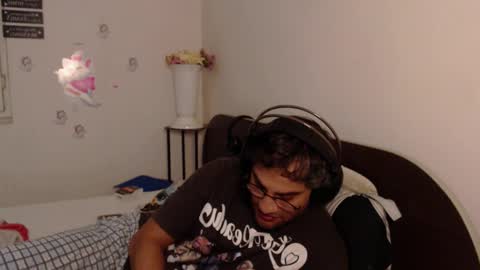 Snapshot of calvinjohnlad chatting on November 18, 8:46 pm Calvinjohnlad online show from November 18, 8:46 pm