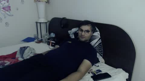 Snapshot of calvinjohnlad chatting on November 24, 6:29 pm Calvinjohnlad online show from November 24, 6:29 pm