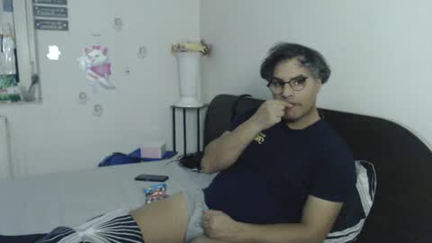 Snapshot of calvinjohnlad chatting on December 5, 6:04 pm Calvinjohnlad online show from December 5, 6:04 pm