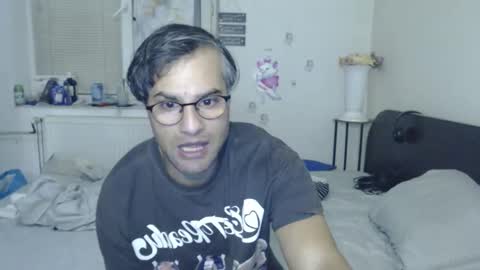 Snapshot of calvinjohnlad chatting on December 14, 5:07 pm Calvinjohnlad online show from December 14, 5:07 pm