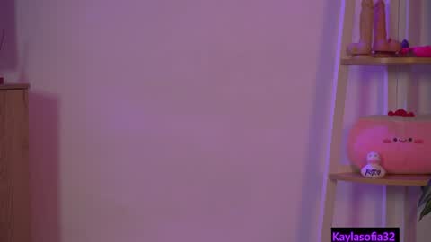 Calypso and Kayla online show from January 15, 8:05 pm