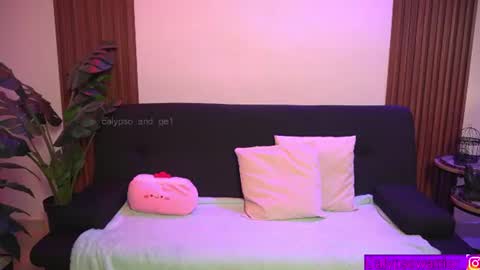 Calypso and Kayla online show from June 18, 1:39 am