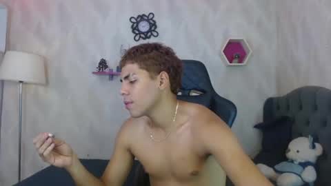 Snapshot of cam_sexyboy chatting on September 21, 1:07 am cam_sexyboy online show from September 21, 1:07 am