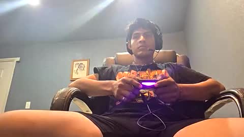 camachochuy1221 online show from December 21, 7:04 am