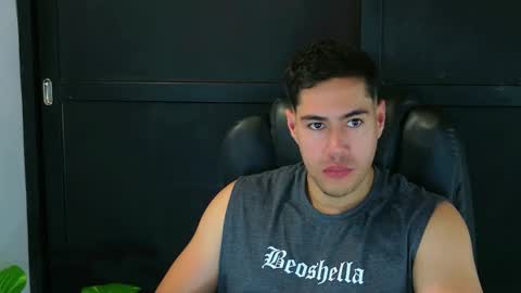 Snapshot of camara110 chatting on March 12, 8:52 pm camara110 online show from March 12, 8:52 pm
