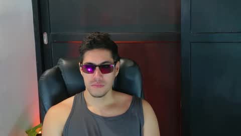 Snapshot of camara110 chatting on September 18, 4:53 pm camara110 online show from September 18, 4:53 pm