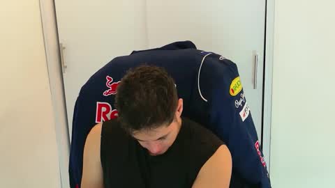 camara110 online show from December 1, 3:00 am