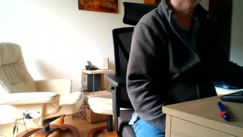camcologne online show from May 6, 8:52 am