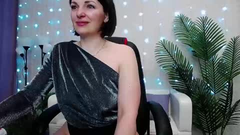 Snapshot of camelia_lillie chatting on May 11, 1:33 am camelia_lillie online show from May 11, 1:33 am