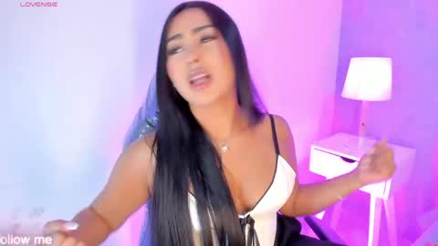 Snapshot of cameliaa_smiith chatting on March 29, 4:45 am Camelia Smith online show from March 29, 4:45 am