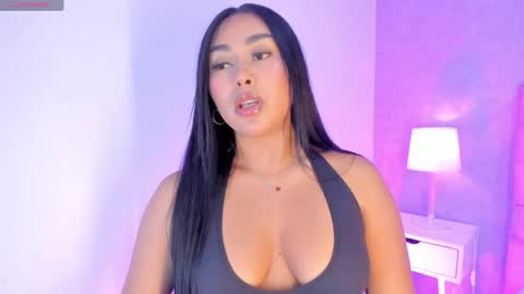 Snapshot of cameliaa_smiith chatting on May 2, 5:01 am Camelia Smith online show from May 2, 5:01 am