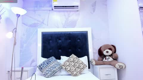  Cameron Cutee  online show from January 27, 7:03 pm