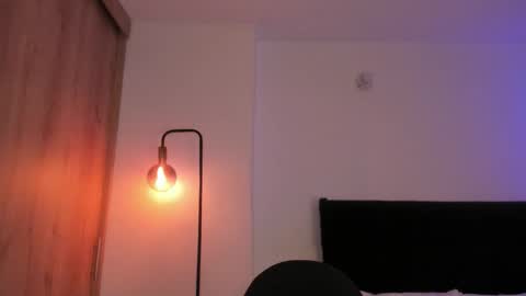 Snapshot of cameron_lyra chatting on November 25, 10:43 pm Cameron online show from November 25, 10:43 pm