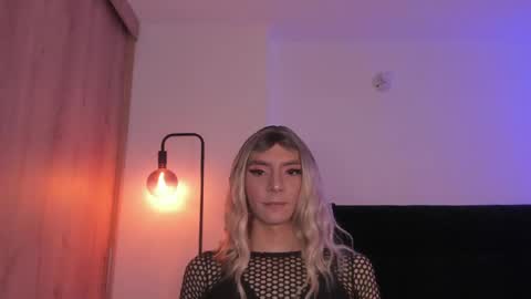 Snapshot of cameron_lyra chatting on April 14, 11:44 pm Cameron online show from April 14, 11:44 pm