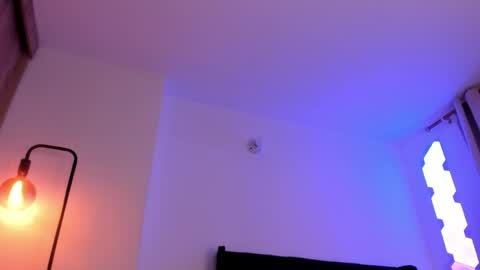 Snapshot of cameron_lyra chatting on May 16, 11:25 pm Cameron online show from May 16, 11:25 pm
