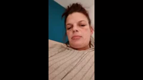 Snapshot of camgirly7 chatting on November 4, 6:01 am Caresse ... online show from November 4, 6:01 am