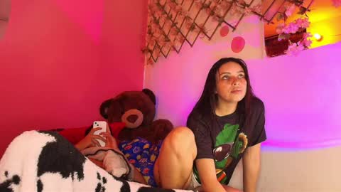 Snapshot of cami_casti777 chatting on May 18, 10:37 pm trini-1000 online show from May 18, 10:37 pm