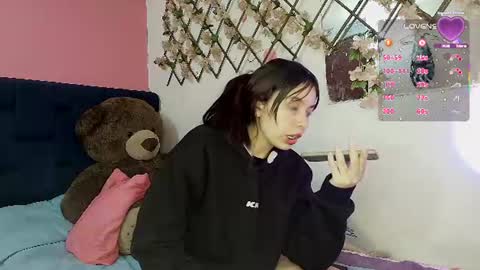 Snapshot of cami_casti777 chatting on June 16, 2:14 am trini-1000 online show from June 16, 2:14 am
