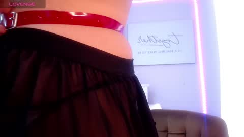 Snapshot of cami_fire chatting on December 17, 7:48 pm Cami online show from December 17, 7:48 pm