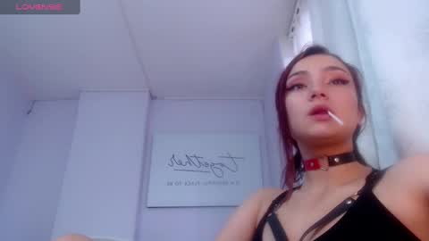 Snapshot of cami_fire chatting on December 18, 9:29 pm Cami online show from December 18, 9:29 pm