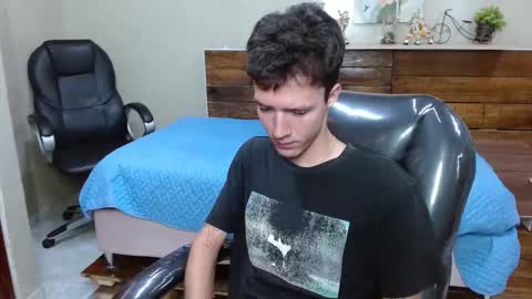 Snapshot of camievan chatting on March 5, 2:24 pm camievan online show from March 5, 2:24 pm