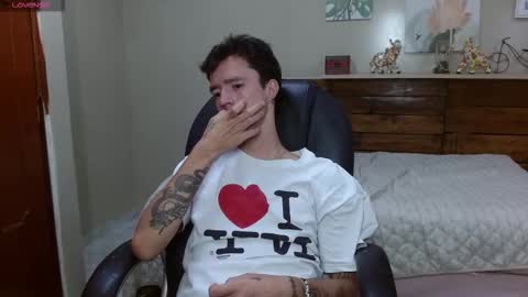 Snapshot of camievan chatting on March 9, 8:24 pm camievan online show from March 9, 8:24 pm