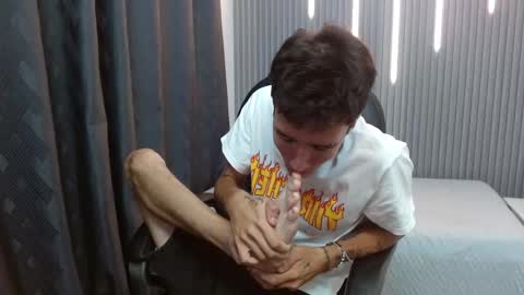 Snapshot of camievan chatting on March 13, 8:04 pm camievan online show from March 13, 8:04 pm