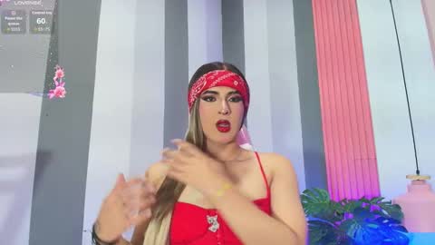 Snapshot of camii_raux chatting on November 10, 3:38 am CA M I online show from November 10, 3:38 am