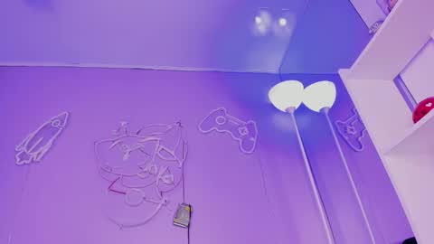 Snapshot of camiila_osorio chatting on March 5, 8:27 pm Camila Osorio online show from March 5, 8:27 pm