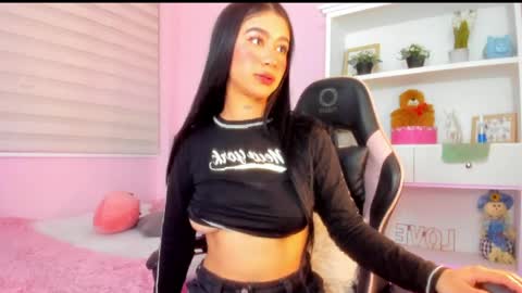 camila online show from April 10, 9:30 pm