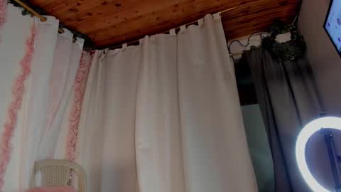 Snapshot of camiilalopee chatting on September 14, 12:21 am Camii Lopez online show from September 14, 12:21 am