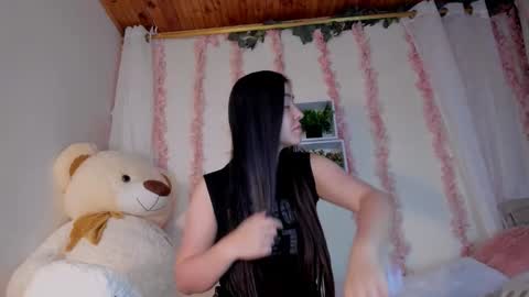 Snapshot of camiilalopee chatting on September 28, 2:11 pm Camii Lopez online show from September 28, 2:11 pm