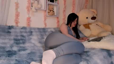Snapshot of camiilalopee chatting on April 21, 1:42 am Camii Lopez online show from April 21, 1:42 am