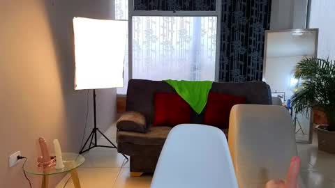 Camil online show from December 23, 2:17 pm