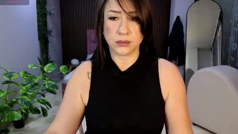 Snapshot of camil_milfdream chatting on March 26, 11:05 am Camil online show from March 26, 11:05 am