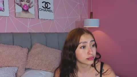 Snapshot of camil_rayne chatting on June 11, 12:32 am Camil online show from June 11, 12:32 am