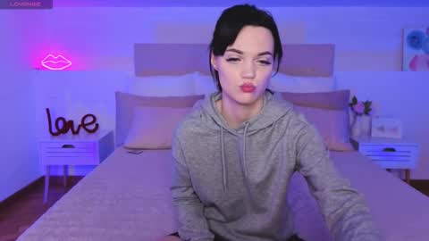 Snapshot of camila_777_ chatting on December 14, 11:09 pm Camila online show from December 14, 11:09 pm