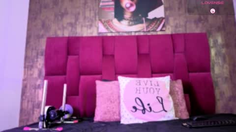 camila__bouzas online show from February 21, 11:55 am