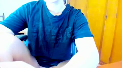 Snapshot of camila_berk chatting on February 10, 8:42 pm Cami online show from February 10, 8:42 pm