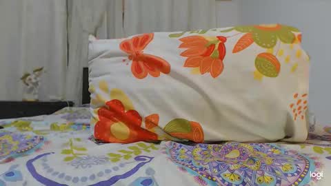 Snapshot of camila_blandexxxx chatting on October 31, 7:59 pm Instagram camila blande1 online show from October 31, 7:59 pm