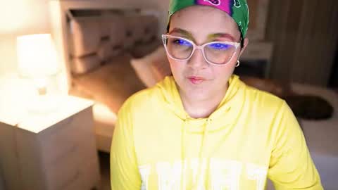 Camila buitrago online show from October 10, 12:20 am