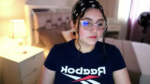 Snapshot of camila_buitrago chatting on February 15, 9:33 pm Camila buitrago online show from February 15, 9:33 pm