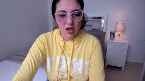 Snapshot of camila_buitrago chatting on March 22, 9:18 pm Camila buitrago online show from March 22, 9:18 pm